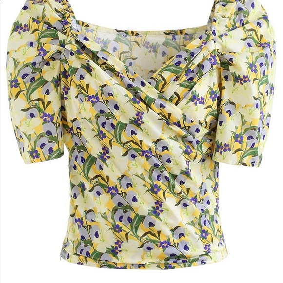 CROSS FRONT FLORAL CROP TOP IN YELLOW size small - Picture 1 of 8
